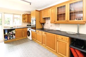 Station Road Alresford- click for photo gallery